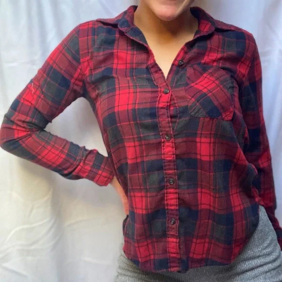 AE Boyfriend Fit Button Down Flannel - Picture 2 of 9
